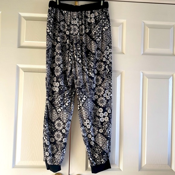10. 💋SALE💋Joe B Lightweight Printed Drawstring High Rise Jogger Pants Size L. - Picture 2 of 8